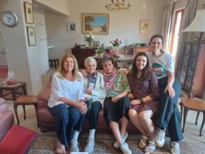 Elaine with her daughters & granddaughters