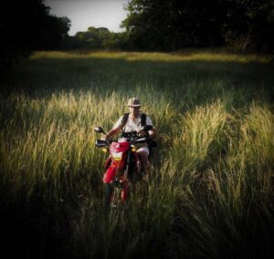 Tom in the middle of nowhere